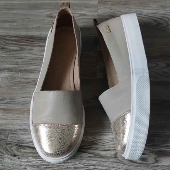 Kaanas Serengeti Slip Sneakers Gold Tan Women's Size 7 - Picture 1 of 5